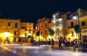 Donna aggredita in piazza Di Vagno