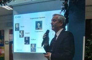 L’ingegnere aerospaziale Adriano Calvi – Un viaggio nel cuore della moderna cosmologia (foto)