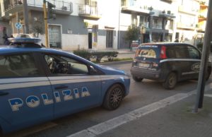 Rapina a mano armata ai danni di un banco metalli in viale IV Novembre