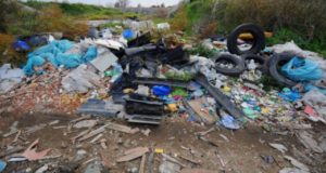 Rifiuti abbandonati una piaga per l’ambiente