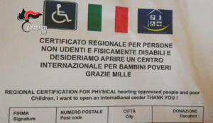 Scheda esibita dalle ragazze per la truffa