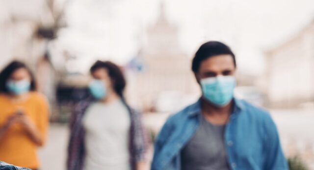 mascherina all'aperto