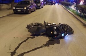 Incidente mortale in moto su via A. Diaz. Un giovane ragazzo perde la vita (le foto)