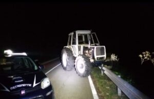 Furti nelle campagne, Metronotte e Carabinieri recuperano il trattore rubato