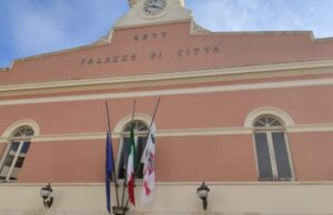 Bandiere a mezz’asta e un minuto di silenzio per le vittime del Covid anche a Corato