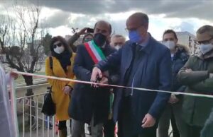 De Benedittis positivo al covid: “Per noi sindaci, in prima linea ad aiutare i cittadini a vaccinarsi, nessun vaccino”