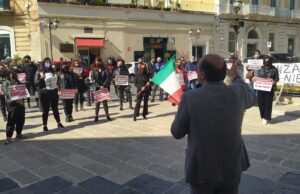 Crisi settore commercio, il Sindaco scrive ad Emiliano: “Riaprire quanto prima le attività”