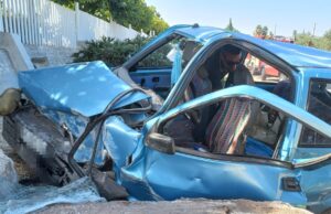 Grave incidente in via San Magno, auto si schianta contro un muretto (Foto)