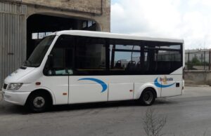 Commemorazione defunti, servizio navetta gratuito per il cimitero. Un cittadino: “Cosa si sa? Al momento nessuna comunicazione dal Comune”