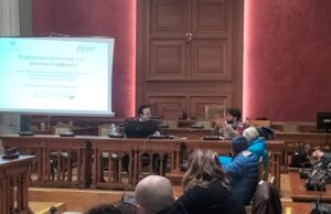 Un incontro in sala consiliare sul bando PugliaCapitaleSociale 3.0