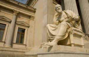 Auguri filosofici per il sindaco De Benedittis