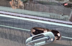 Atti vandalici anche contro l’auto del sindaco De Benedittis