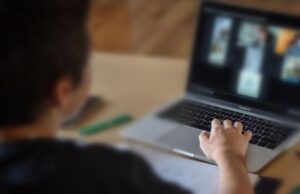 Corato, tamponi in ritardo dalla Asl, bambini delle elementari “sequestrati” in casa: lo sfogo di una mamma