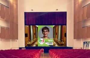 Il teatro dell’assurdo: l’assessore Bucci sfiducia il PD