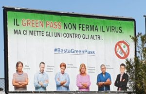 Anche a Corato un grande manifesto contro il Green pass