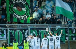 Gli Ultras Corato 1946 scaldano il clima playoff