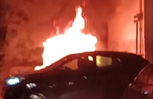 Corato: altra auto in fiamme nella notte (Foto)