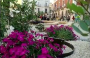 Torna in piazza Sedile “Maggio in fiore”