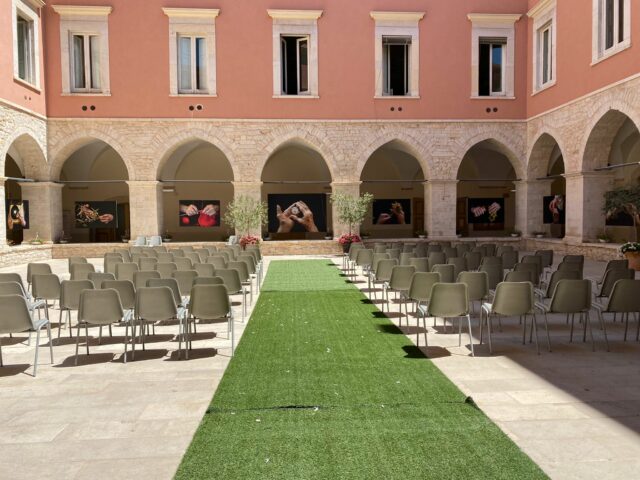 Nella vecchiaia daranno ancora frutti Gli anziani radici del futuro Chiostro Cor