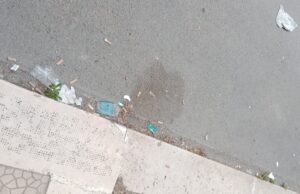 Pulizia strade, l’appello di un cittadino: “Strade sporche in zona via Teano, inutili le segnalazioni”