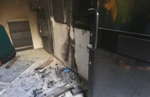 (Foto) Fiamme in pieno giorno: incendio in una banca a Corato