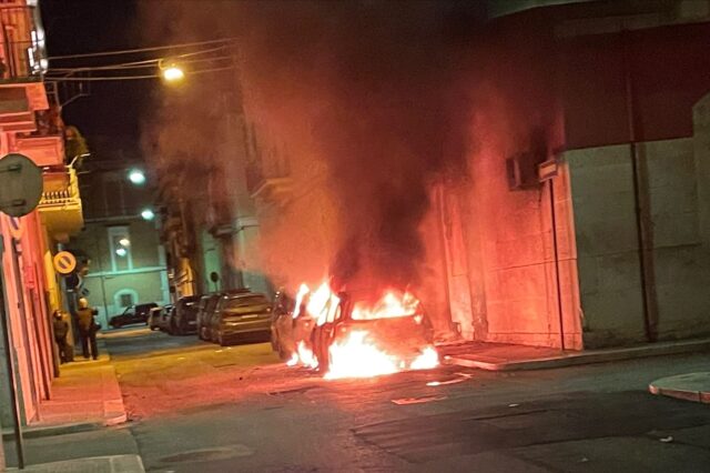 incendio auto via Glori Corato