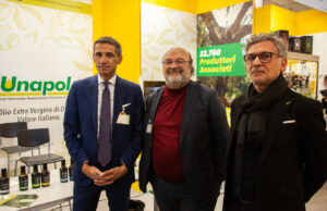 Olio Capitale 2023, l’Assessore Pentassuglia in visita allo stand Unapol per dialogare sul futuro dell’olio Evo