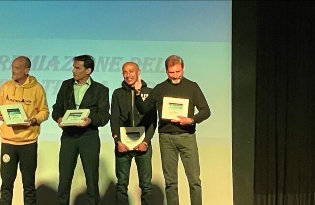 Pino Mangione premiato a Bari