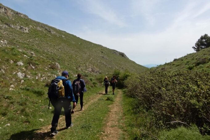 Torna il Cammino dell’Alta Murgia: 4 giorni di trekking tra natura selvaggia e masserie storiche