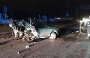 Un tragico destino: madre muore a distanza di 14 anni dal figlio sulla stessa strada