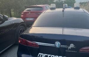 Furto d’auto con sequestro di persona e colpi d’arma da fuoco