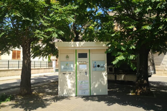 ecocompattatore mangia plastica Corato