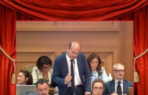 In Consiglio Comunale va in scena il Sindaco totalitario