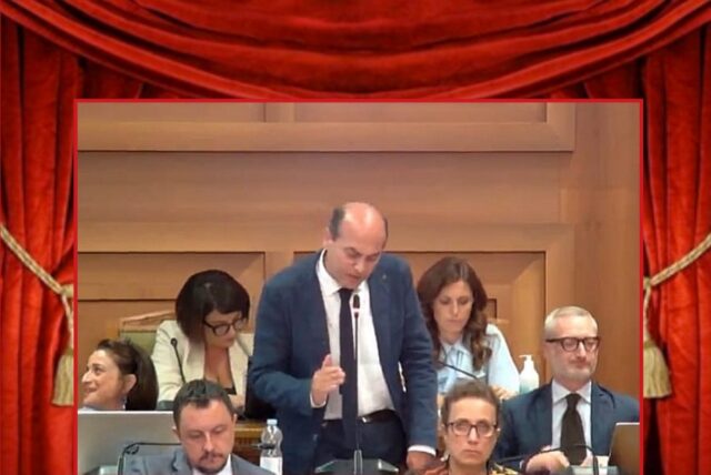 consiglio comunale va in scena il Sindaco totalitario