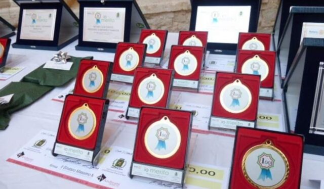 noi meritiamo io merito