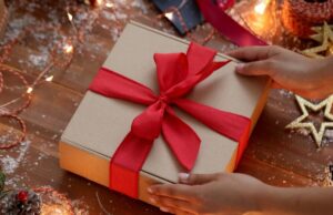 Arriva il “Regalo Sospeso”: un’iniziativa solidale per donare un sorriso ai meno fortunati