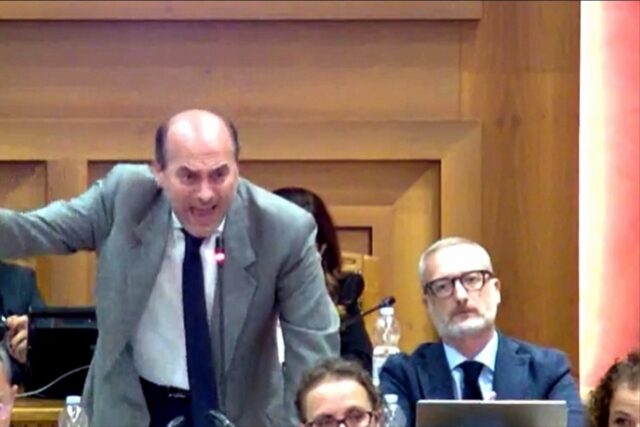 Corrado comanda chi può e obbedisce chi vuole