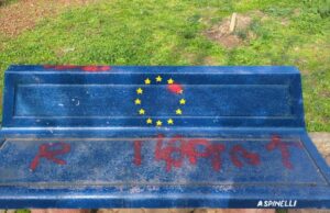 Vandalizzata panchina europea, GD: “Gesto insensato”
