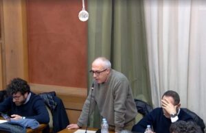 (Video) “Stai zitta”: frase sessista del consigliere D’Imperio nei confronti della consigliera D’Introno, i GD chiedono le dimissioni