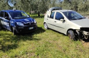Auto rubata rinvenuta nelle campagne di Corato