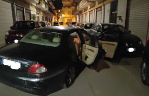 Ladri in fuga dalle guardie giurate: travolta un’auto in sosta