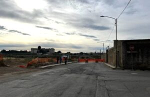 Chiusa al traffico via Lago Baione per lavori di salvaguardia idraulica. Dureranno circa 5 mesi