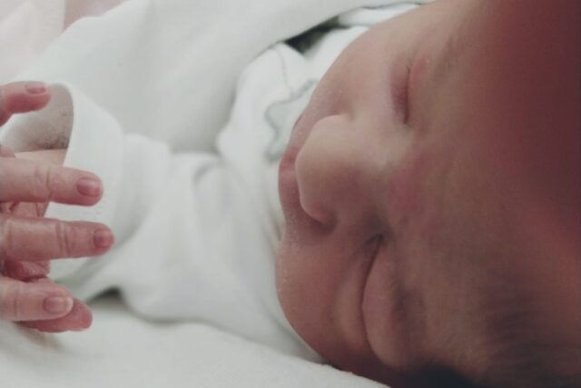 bambini parto in anonimato