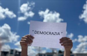 Democrazia o illusione democratica? Quando il confronto diventa eresia