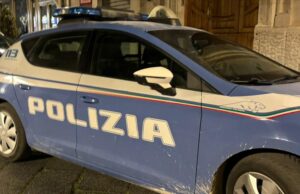 Sfida la Polizia sui social alla guida di un ciclomotore: scattano sequestro e 10mila euro di multa