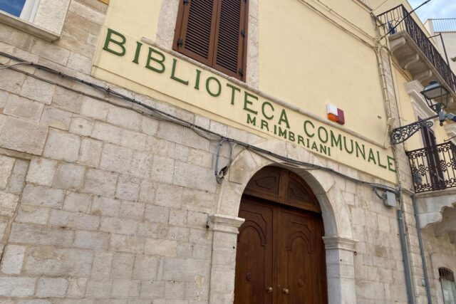 biblioteca comunale Imbriani
