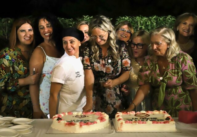 (Video) Dieci anni di solidarietà al fianco delle donne: la festa dell’associazione “Le amiche per le amiche” alle Cantine Rivera Serata solidale dell’associazione Le Amiche per le Amiche alle Cantine Rivera