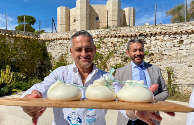 Video – “Burrata di Andria IGP Experience”: tra gusto, cultura e territorio la Puglia si racconta al mondo Burrata di Andria IGP Experience – Un viaggio tra gusto e territorio in Puglia
