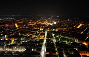 Turismo in crescita a Corato: nei primi 7 mesi del 2025 arrivi e presenze in forte crescita Veduta panoramica di Corato dall’alto