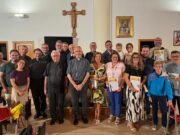 “La Stadera, un’avventura che continua”: a Barletta un convegno sul futuro dei periodici locali Partecipanti al convegno “La Stadera” riuniti presso la parrocchia del Santissimo Crocifisso di Barletta – 17 settembre 2025